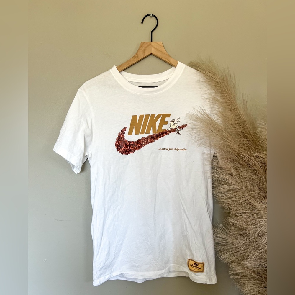 Nike White Graphic T-Shirt